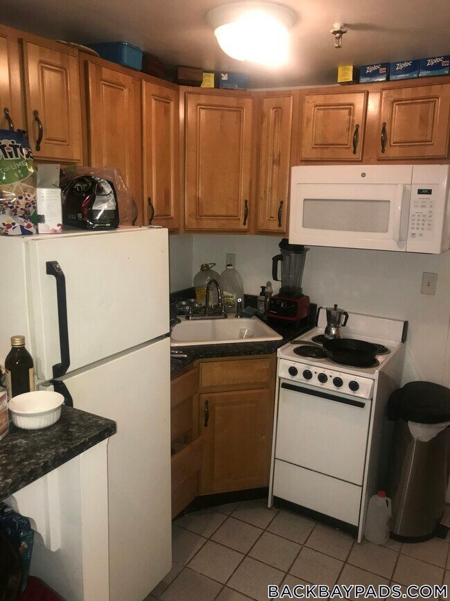 Foto del edificio - 379 Commonwealth Ave