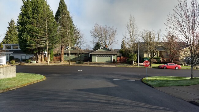 Building Photo - 1625 NW 31st Ave
