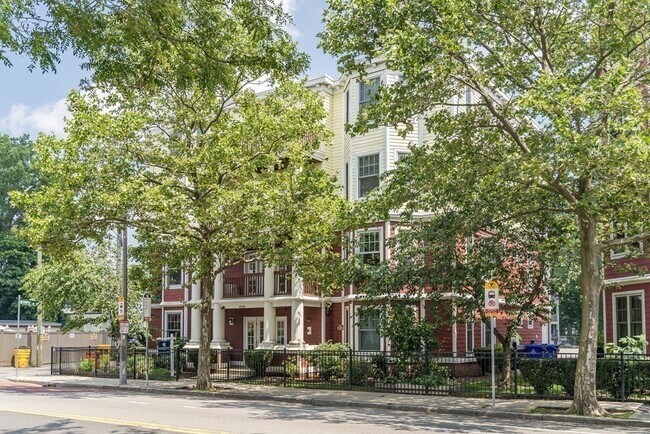 Foto del edificio - 4040 Washington St
