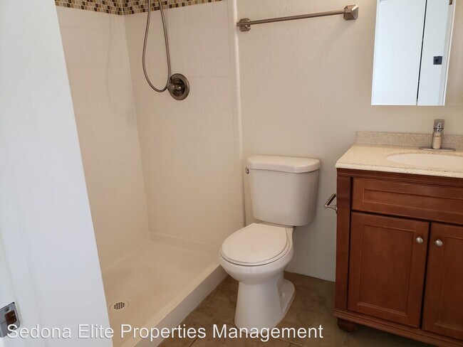 Building Photo - 4 br, 3 bath House - 165 Birch Blvd.