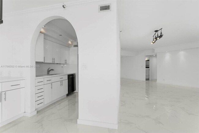 Foto del edificio - 19707 Turnberry Way