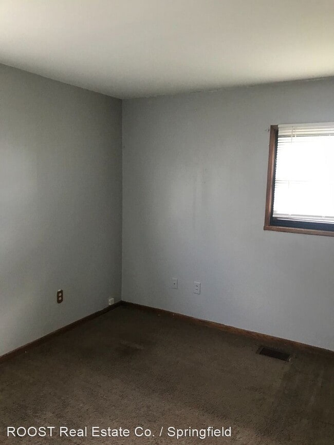 Building Photo - 3 br, 1 bath House - 814 S Burnett Rd