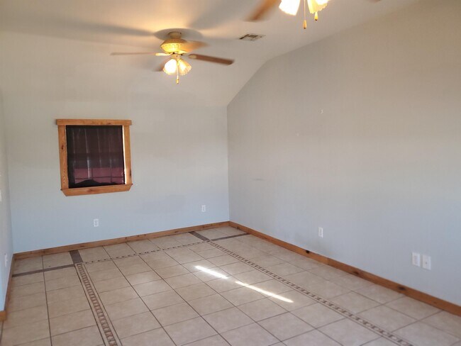 Foto del edificio - 2553 Everitt Dr