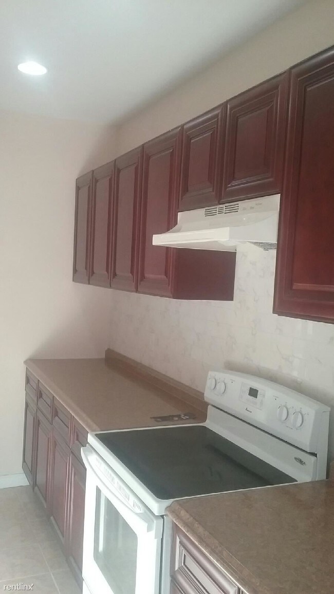Foto del edificio - 160 Tompkins Ave