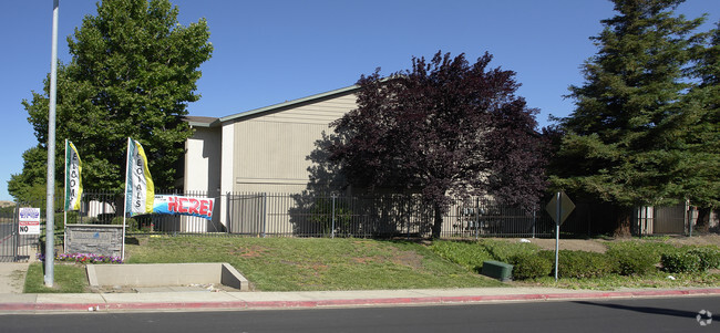 Building Photo - Mission Bay Apartments