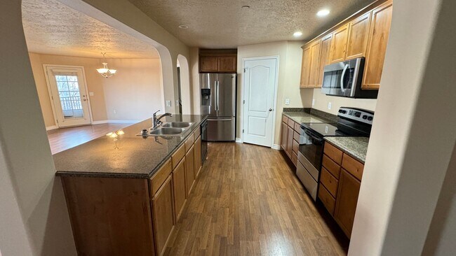 Building Photo - Available now 3 bedroom 2 bath Condo in Pl...
