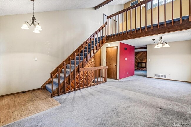 Foto del edificio - 631 Devinney Ct