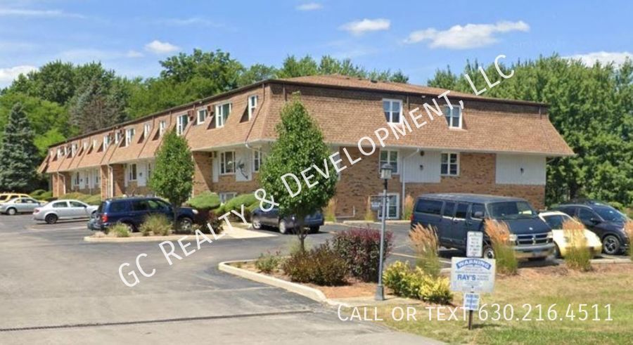 Primary Photo - ***WESTMONT LOCATION / LARGE 1 BEDROOM / T...