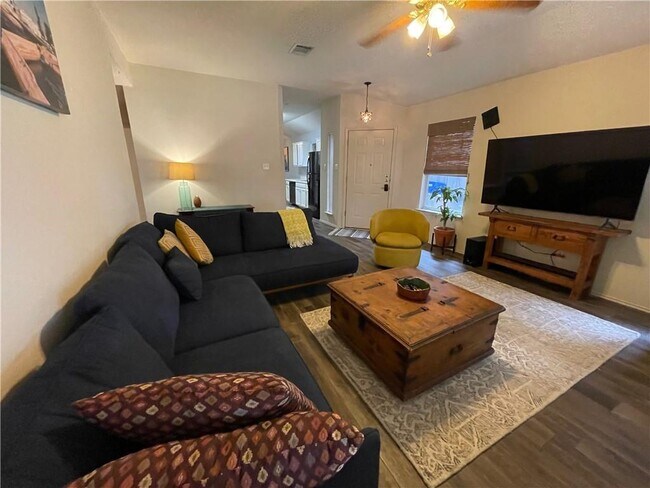Building Photo - 8917 Vigen Cir