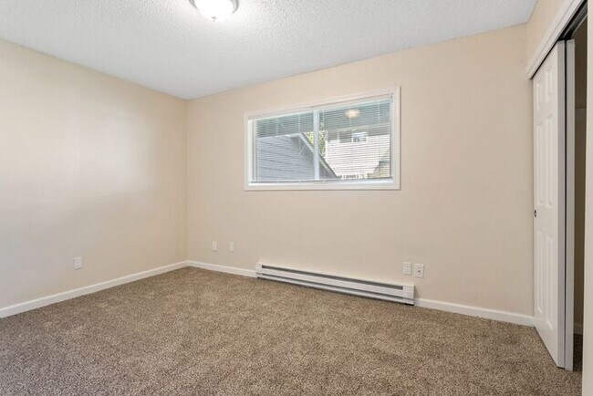 Foto del edificio - 2 Bedroom townhome with Washer and Dryer INSIDE!