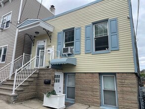 Building Photo - 1307 44th St