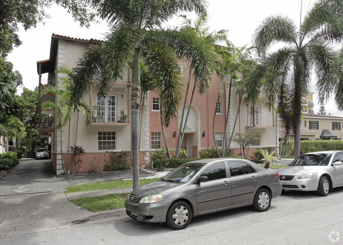 Foto del edificio - 29 Santillane Ave