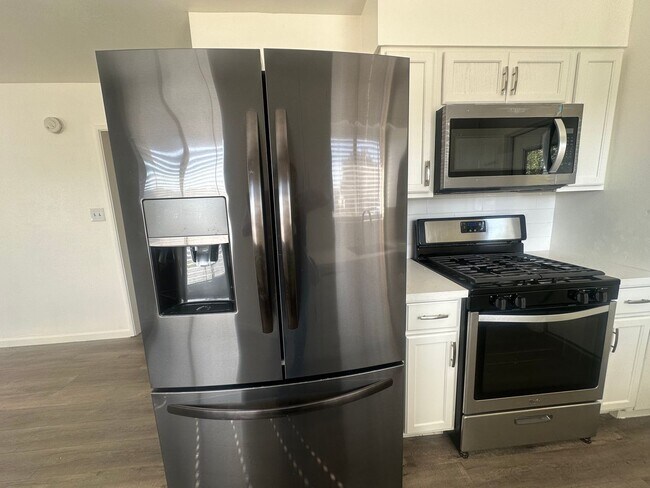 Foto del edificio - NW Visalia Charming home coming soon!