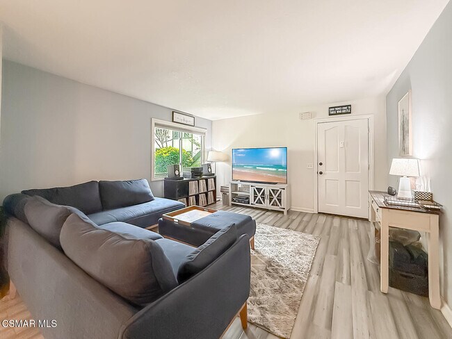 Foto del edificio - 1346 E Hillcrest Dr