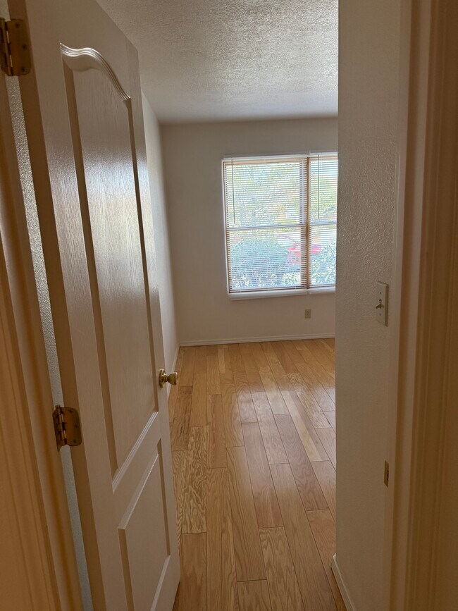 Foto del edificio - 6716 Butte Volcano Rd NW