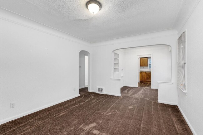 Foto del edificio - 12244 Woodmont Ave