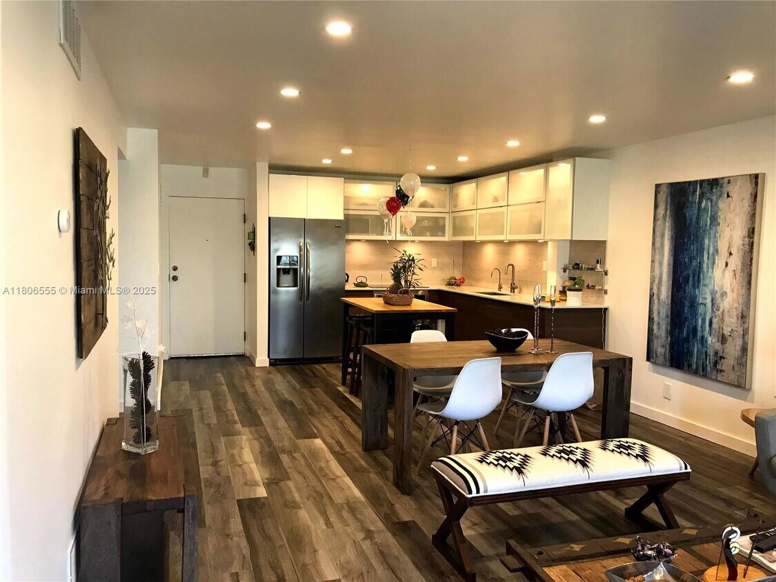 Foto principal - 5911 NE 14th Ln