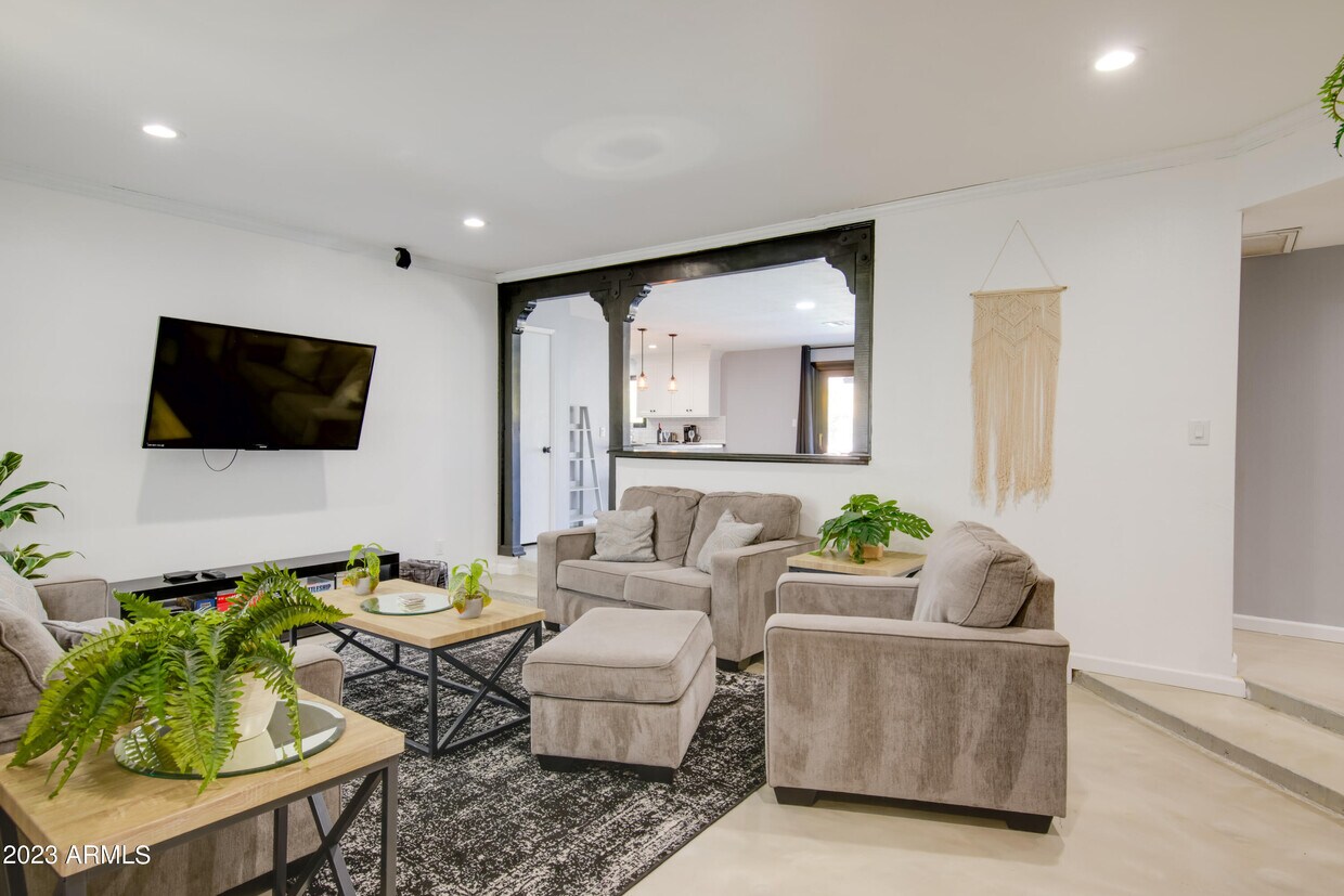 Foto principal - 8522 E Amelia Ave