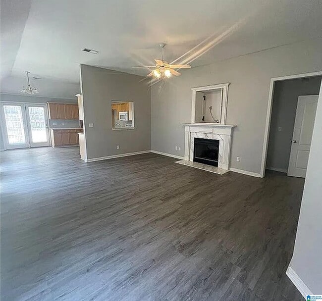 Building Photo - 1060 Village Trail