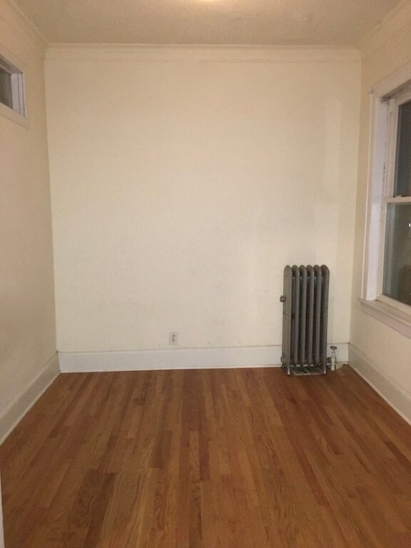 Bedroom Nook - 2240 W Sunnyside Ave