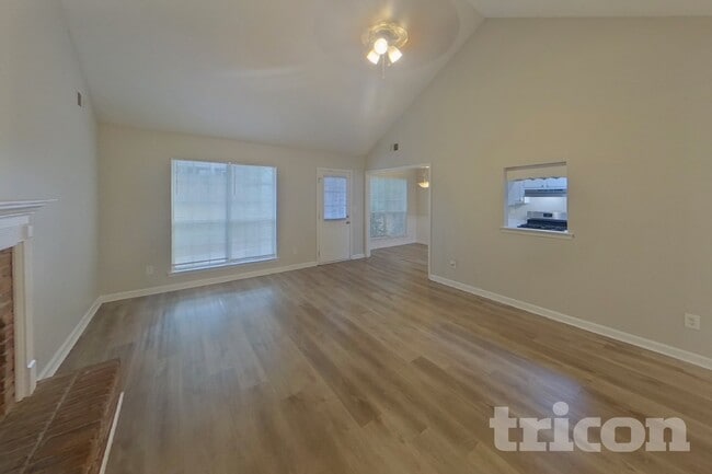 Building Photo - 511 Horseshoe Cir