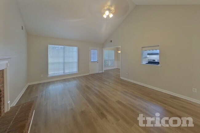 Foto del edificio - 511 Horseshoe Cir