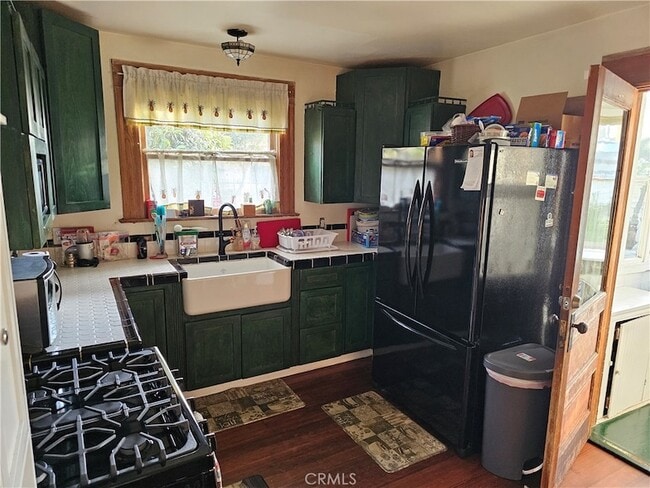 Building Photo - 1820 N Bush St