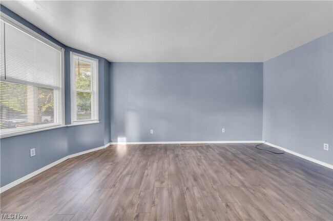 Foto del edificio - 3910 Riverside Ave