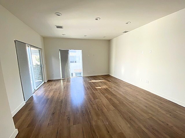 Building Photo - 5636 Woodman Ave