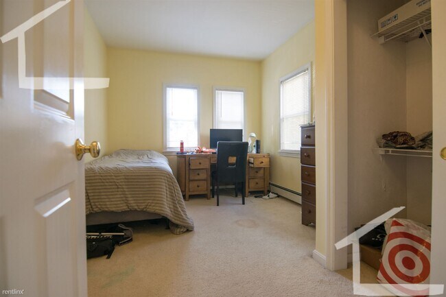 Foto del edificio - 4 br, 2 bath House - 61 Strathmore Rd Apt 1N