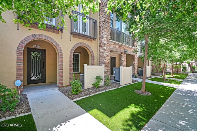 Building Photo - 4428 N 24th Way