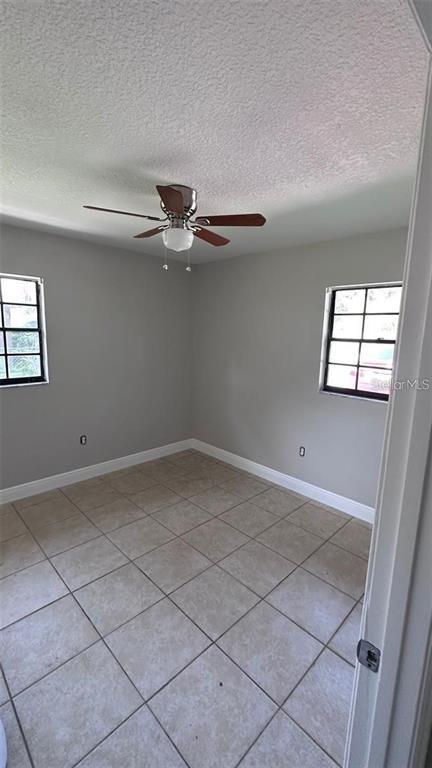 Foto del edificio - 210 N Lone Oak Dr