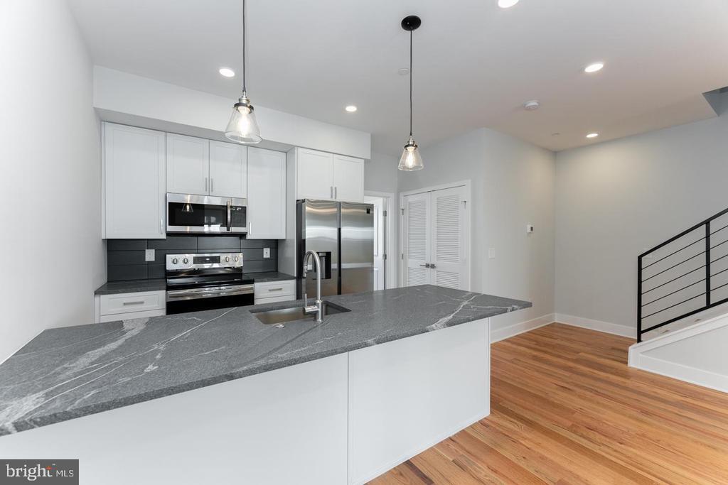 Foto principal - 2931 Salmon St