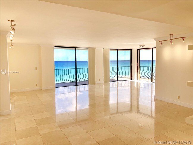 Building Photo - 8877 Collins Ave