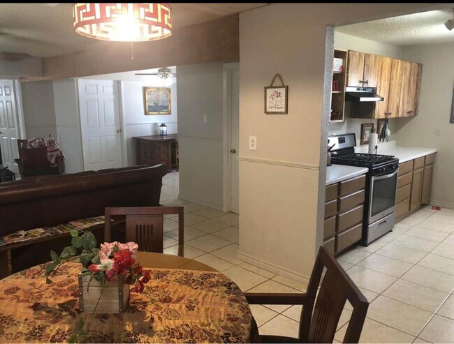 Foto del edificio - 338 Tennyson St