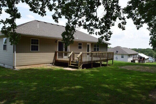 Building Photo - Cute 3 Bedroom Home in Waynesville