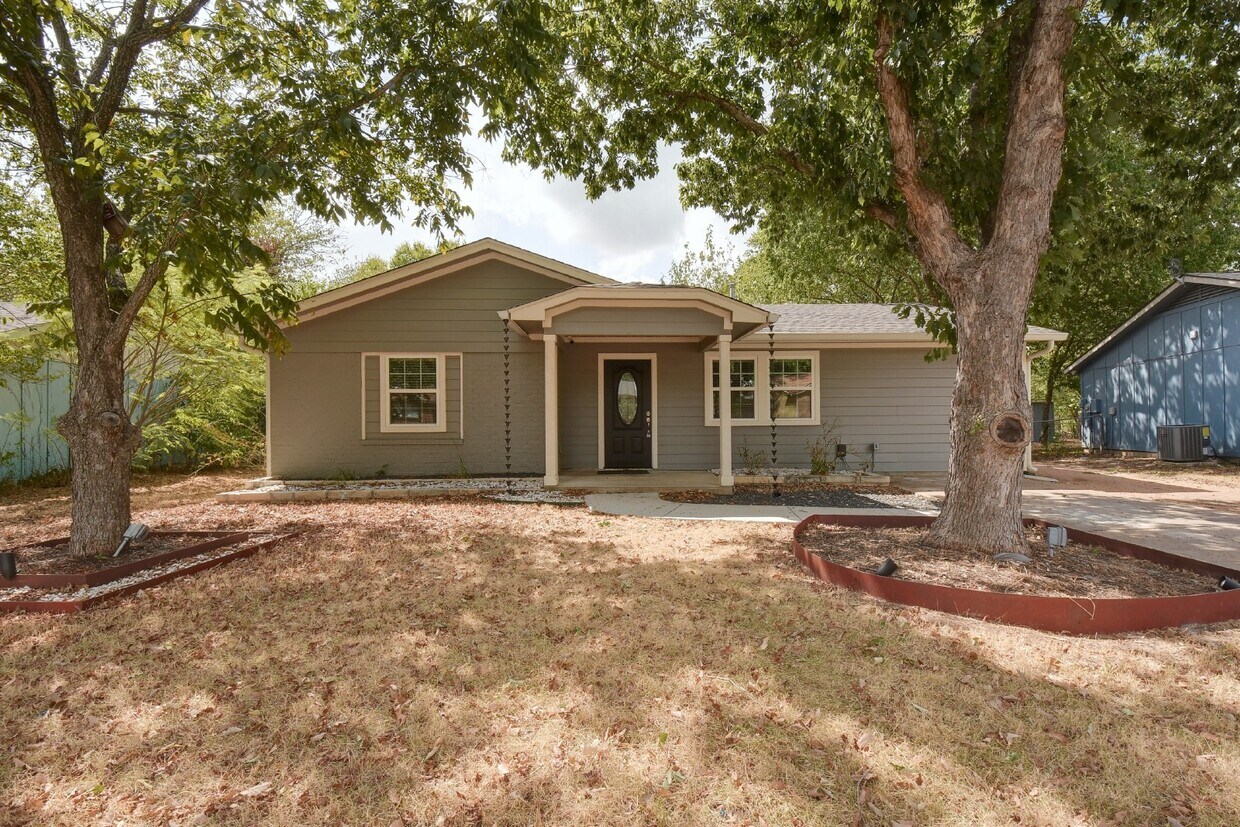 Primary Photo - 5001 Canella Dr