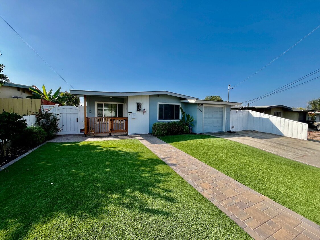 Primary Photo - Beautifully Updated 2B 1BA in Redwood Vill...