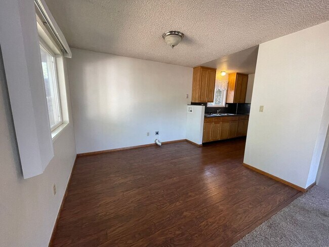 Foto del edificio - Coming Soon - 2 Bedroom, 1 Bath Duplex, Near OSU