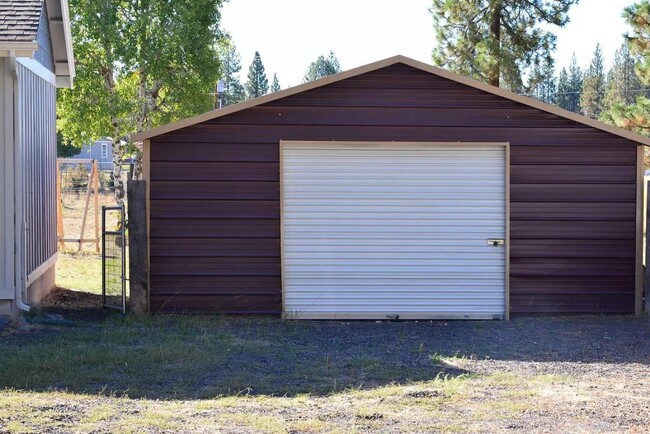 Building Photo - 34206 Brittany Ct