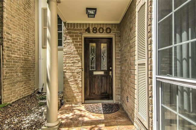 Building Photo - 4800 Palmetto St