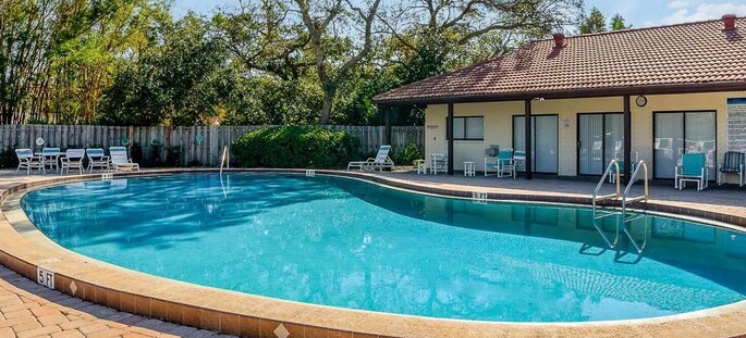 Foto del edificio - 8783 Live Oak Ct