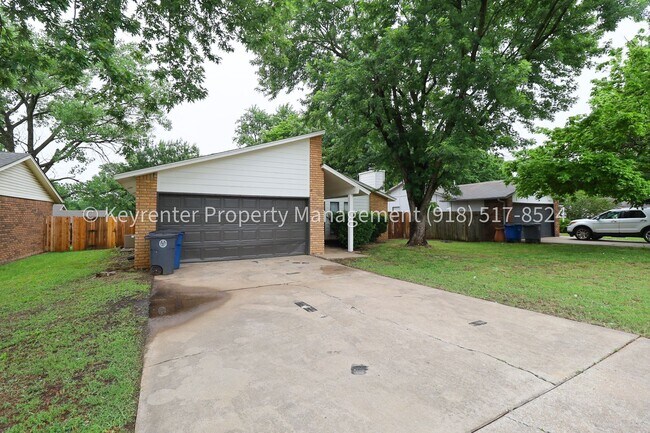 Building Photo - 3 Bedroom Gem in Union Schools! Available for Immediate Move In!