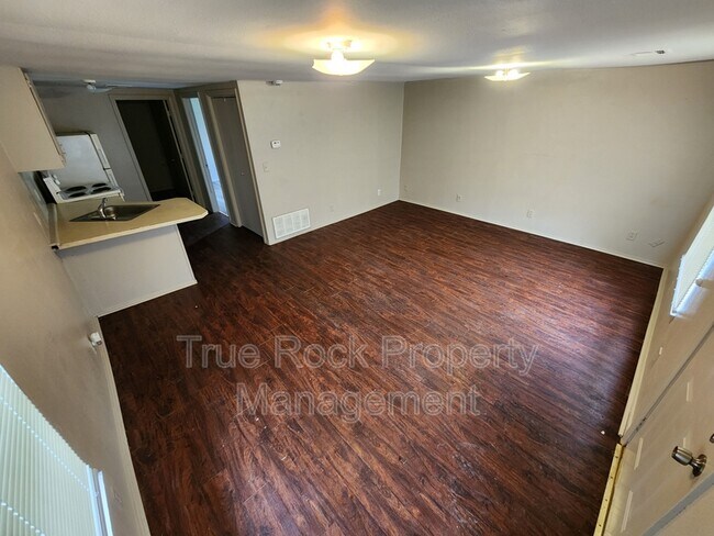 Foto del edificio - 421 S Johnston Ave