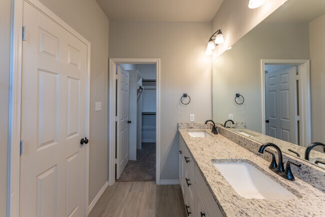 Foto del edificio - 6922 Leonard Rd