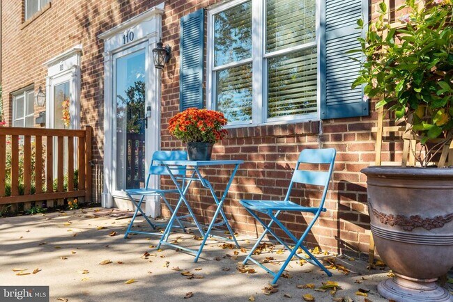 Foto del edificio - 110 E Rosemont Ave