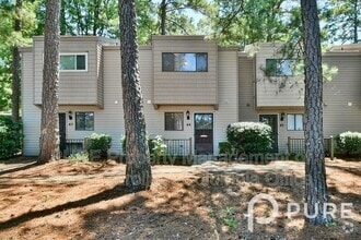 Building Photo - 240 Jamil Rd