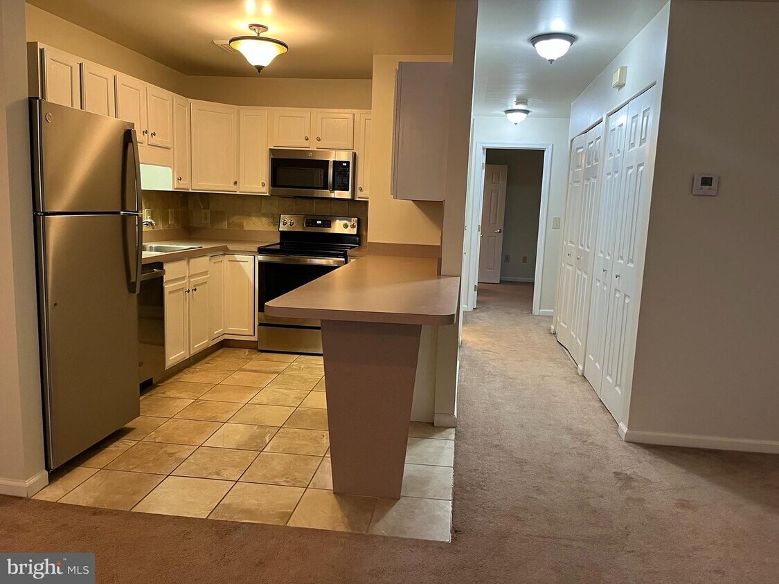 606 Horseshoe Dr Unit 606, Royersford, PA 19468 Room for Rent in