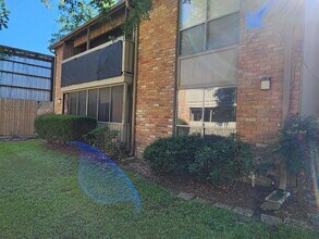 Building Photo - 5665 Birchmont Dr