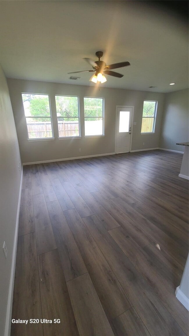 Building Photo - 17242 Oakwood Chase Dr